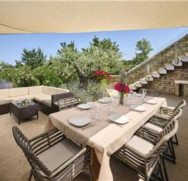 4 Bedroom Luxury Villa Retreat with Heated Infinity Pool near Buje, Sleeps 8-10
